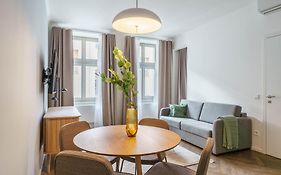 Limehome Prague Halkova